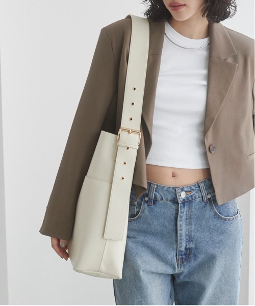 ANGIE（アンジー）の「ワンハンドル２WAYショルダーバッグ（ショルダーバッグ・レディース・アイボリー/ブラック・FREE）」の12枚目の写真