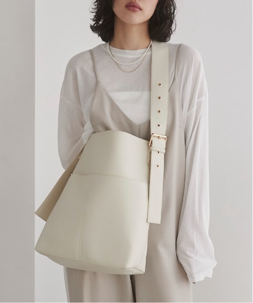 ANGIE（アンジー）の「ワンハンドル２WAYショルダーバッグ（ショルダーバッグ・レディース・アイボリー/ブラック・FREE）」の3枚目の写真