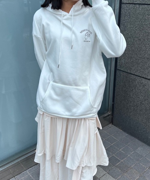 merrylatte(メリーラテ)の「ワンポイントうさぎパーカー(パーカー・レディース・ホワイト・LARGE/X-LARGE/SMALL)」の4枚目の写真