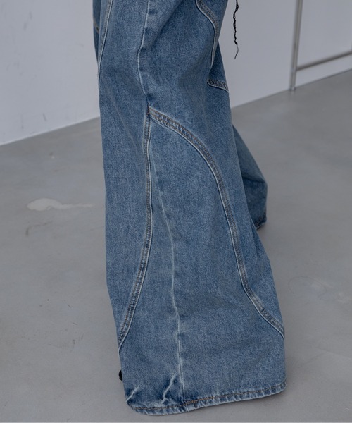 VACANCY（ヴァカンシー）の「ウェーブラインワイドデニム（デニムパンツ・レディース・ブラック/ブルー・SMALL/MEDIUM/LARGE）」の11枚目の写真