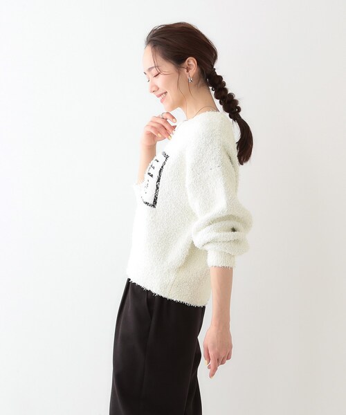 Cutie Blonde（キューティーブロンド）の「ゆるっと抜け感 カールヤーンロゴニット（ニット/セーター・レディース・ブラック/オフホワイト/ライトイエロー系・03/02/01/04）」の12枚目の写真