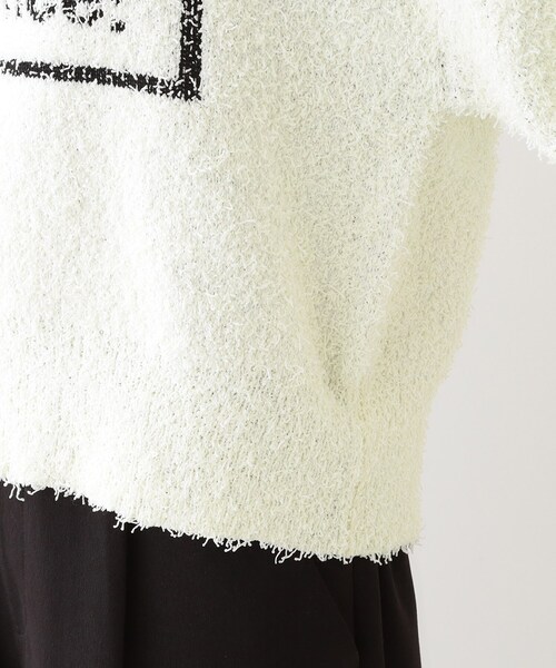 Cutie Blonde（キューティーブロンド）の「ゆるっと抜け感 カールヤーンロゴニット（ニット/セーター・レディース・ブラック/オフホワイト/ライトイエロー系・03/02/01/04）」の4枚目の写真