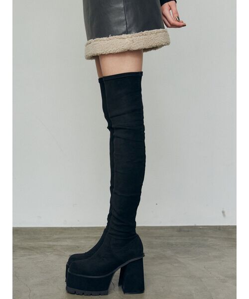 EMODA（エモダ）の「スクエアフィットロングブーツ（ブーツ・レディース・ブラック・SMALL/MEDIUM/LARGE）」の2枚目の写真