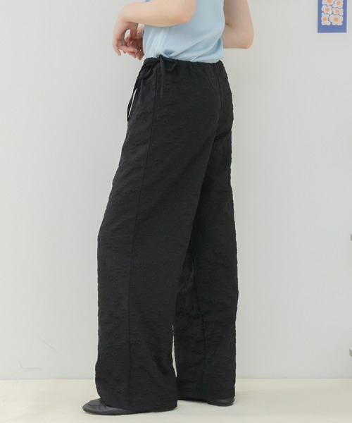 HEILIS(ヘイリス)の「【HIT ITEM!】【新色追加】フラワージャガードイージーパンツ/リラックスパンツ レディース 花柄 韓国 ブラック ホワイト アイボリー ガーリー カジュアル 春服 夏服(その他パンツ・レディース・アイボリー/オフホワイト/ブラック・FREE)」の22枚目の写真