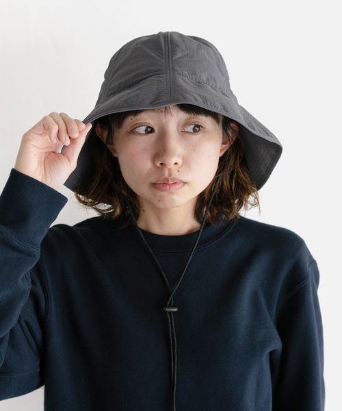 halo commodity（ハロ　コモディティー）の「halo commodity Karst Horn Hat ハロ コモディティー カルストホーンハット アドベンチャーハット サファリハット 帽子 ヒモ付き（ハット・レディース・チャコールグレー/ブラック・FREE）」の22枚目の写真
