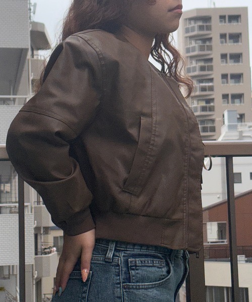 ショート丈合成皮革ジャケット