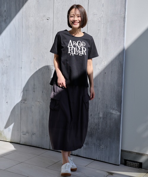 Arnold Palmer(アーノルドパーマー)の「ロゴプリント Aライン Tシャツ(Tシャツ/カットソー・レディース・ホワイト/ダークベージュ/ブラック・M/L/S)」の6枚目の写真