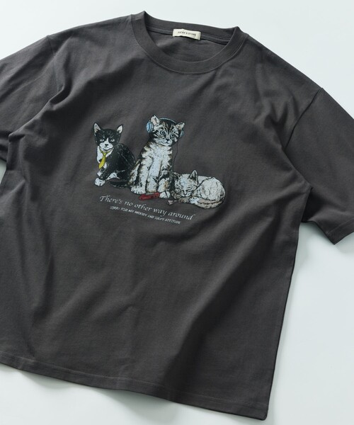 FREAK'S STORE(フリークスストア)の「限定展開 ビッグシルエット 両面プリント クルーネック Tシャツ / Kitten(Tシャツ/カットソー・メンズ・ホワイト系その他/ホワイト/ブラック・X-LARGE/LARGE/MEDIUM)」の3枚目の写真