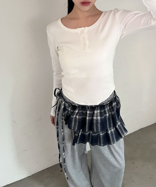 4INT.(フォイント)の「ツータック ドローストリング バルーン ワイド スウェットパンツ / ジョガーパンツ(スウェットパンツ・レディース・グレー/クリーム/ブラック・FREE)」の18枚目の写真