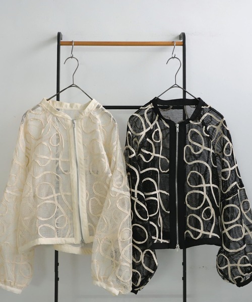 antiqua(アンティカ)の「コード刺繍メッシュブルゾン(ブルゾン・レディース・アイボリー/ブラック・ONESIZE)」の16枚目の写真