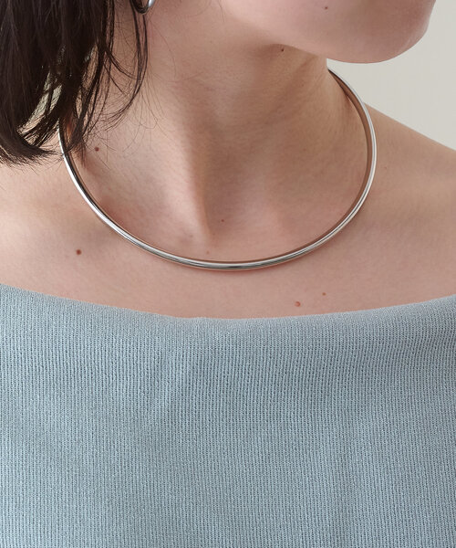Omekashi(オメカシ)の「ワイドワイヤーチョーカー(チョーカー・レディース・シルバー/ゴールド・ONE SIZE)」の3枚目の写真