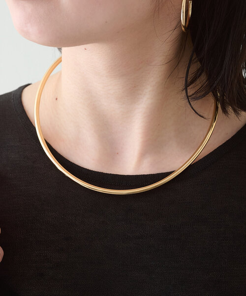 Omekashi(オメカシ)の「ワイドワイヤーチョーカー(チョーカー・レディース・シルバー/ゴールド・ONE SIZE)」の6枚目の写真