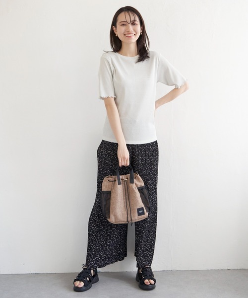 ikka(イッカ)の「ラメテレコ前後2WAYメローT(Tシャツ/カットソー・レディース・ブラック/ブルー/オフホワイト/ベージュ・M/L/S)」の15枚目の写真