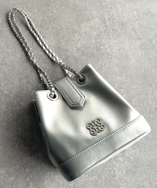 mily bilet（ミウィビレット）の「【mily bilet】わがまま叶える、最強おでかけバッグ♪ロゴプレート使いチェーン巾着バッグ（ハンドバッグ・レディース・シルバー/ブラック/ブラウン/チャコールグレー・ONE SIZE）」の14枚目の写真