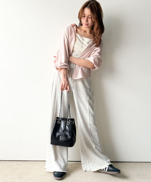 mily bilet（ミウィビレット）の「【mily bilet】わがまま叶える、最強おでかけバッグ♪ロゴプレート使いチェーン巾着バッグ（ハンドバッグ・レディース・シルバー/ブラック/ブラウン/チャコールグレー・ONE SIZE）」の21枚目の写真