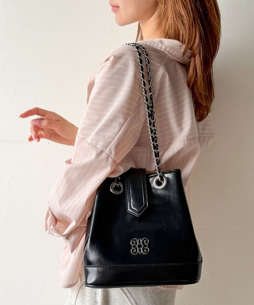 mily bilet（ミウィビレット）の「【mily bilet】わがまま叶える、最強おでかけバッグ♪ロゴプレート使いチェーン巾着バッグ（ハンドバッグ・レディース・シルバー/ブラック/ブラウン/チャコールグレー・ONE SIZE）」の20枚目の写真