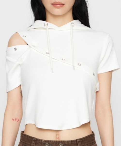 LAGUA GEM(ラグアジェム)の「RING BUTTON HOODIE トップス(パーカー・レディース・ブラック/グレー/ホワイト・FREE)」の2枚目の写真