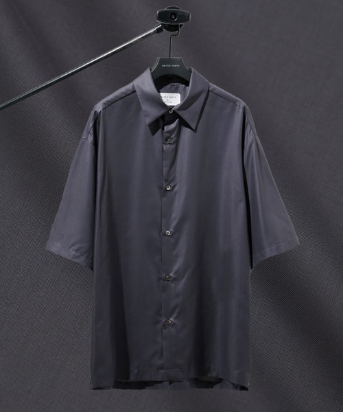 UNITED TOKYO(ユナイテッドトウキョウ)の「DRY RAYON ショートスリーブシャツ 防シワ性|ウォッシャブル(シャツ/ブラウス・メンズ・ブラック/グレイッシュベージュ/サックスブルー/オフホワイト/ライトグレー/ダークグレー・1/2/3)」の4枚目の写真