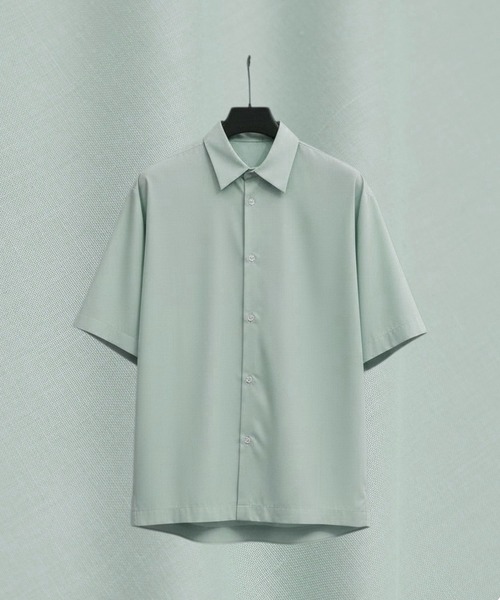 UNITED TOKYO(ユナイテッドトウキョウ)の「【新色追加/WEB限定】DRY RAYON ショートスリーブシャツ |接触冷感|防シワ|速乾|UVカット|ウォッシャブル|MADEINJAPAN(シャツ/ブラウス・メンズ・ブラック/グレイッシュベージュ/サックスブルー/オフホワイト/ライトグレー/ダークグレー/ダークネイビー/ダークグリーン/ミント・1/2/3)」の8枚目の写真