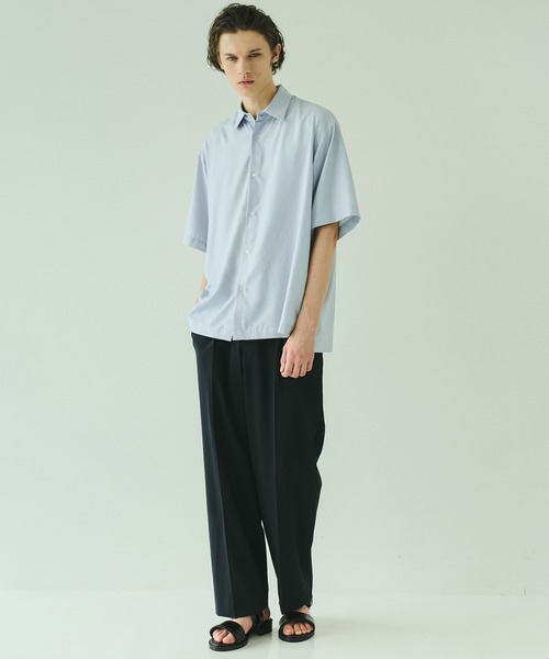 UNITED TOKYO(ユナイテッドトウキョウ)の「DRY RAYON ショートスリーブシャツ 防シワ性|ウォッシャブル(シャツ/ブラウス・メンズ・ブラック/グレイッシュベージュ/サックスブルー/オフホワイト/ライトグレー/ダークグレー・1/2/3)」の16枚目の写真