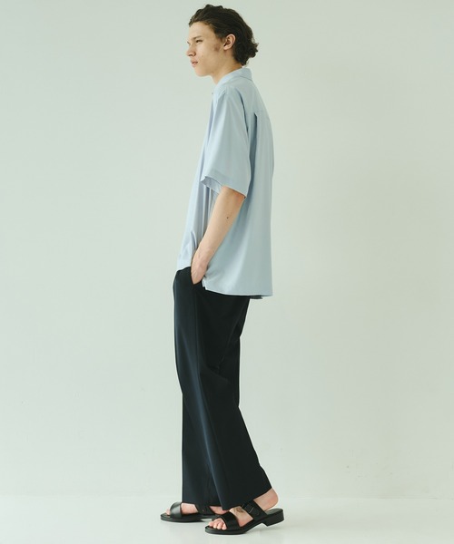 UNITED TOKYO(ユナイテッドトウキョウ)の「DRY RAYON ショートスリーブシャツ 防シワ性|ウォッシャブル(シャツ/ブラウス・メンズ・ブラック/グレイッシュベージュ/サックスブルー/オフホワイト/ライトグレー/ダークグレー・1/2/3)」の17枚目の写真