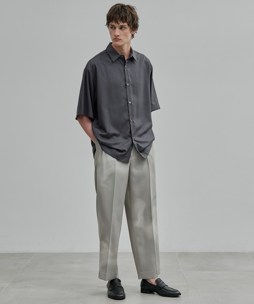 UNITED TOKYO(ユナイテッドトウキョウ)の「DRY RAYON ショートスリーブシャツ 防シワ性|ウォッシャブル(シャツ/ブラウス・メンズ・ブラック/グレイッシュベージュ/サックスブルー/オフホワイト/ライトグレー/ダークグレー・1/2/3)」の20枚目の写真