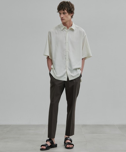 UNITED TOKYO(ユナイテッドトウキョウ)の「DRY RAYON ショートスリーブシャツ 防シワ性|ウォッシャブル(シャツ/ブラウス・メンズ・ブラック/グレイッシュベージュ/サックスブルー/オフホワイト/ライトグレー/ダークグレー・1/2/3)」の22枚目の写真