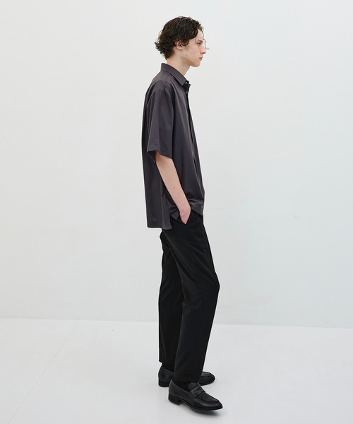 UNITED TOKYO(ユナイテッドトウキョウ)の「DRY RAYON ショートスリーブシャツ 防シワ性|ウォッシャブル(シャツ/ブラウス・メンズ・ブラック/グレイッシュベージュ/サックスブルー/オフホワイト/ライトグレー/ダークグレー・1/2/3)」の12枚目の写真