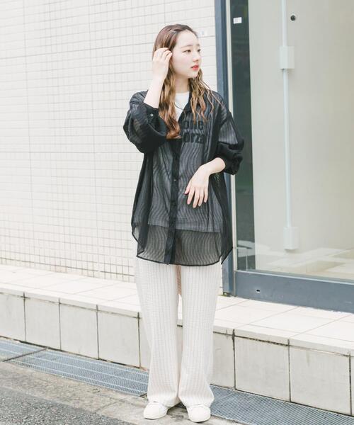 ITEMS URBANRESEARCH(アイテムズ アーバンリサーチ)の「ヨウリュウシアービッグシャツ(シャツ/ブラウス・レディース・ラベンダー/オフホワイト/ブラック・FREE)」の18枚目の写真