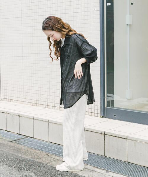 ITEMS URBANRESEARCH(アイテムズ アーバンリサーチ)の「ヨウリュウシアービッグシャツ(シャツ/ブラウス・レディース・ラベンダー/オフホワイト/ブラック・FREE)」の19枚目の写真