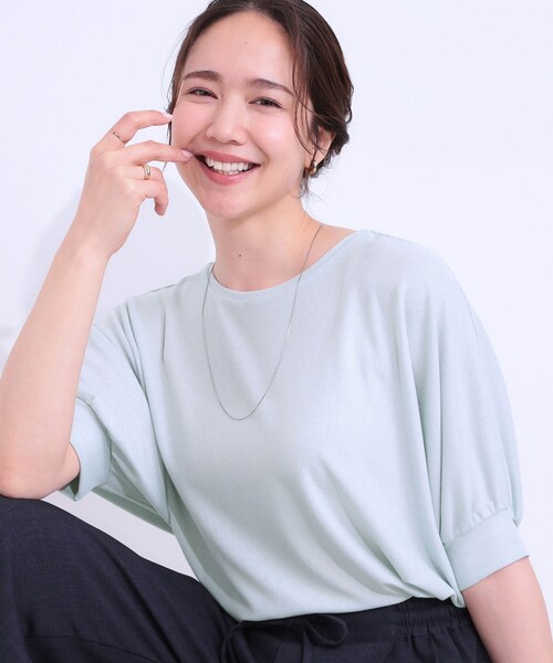 DRESKIP(ドレスキップ)の「【ひんやり/UV】ほんのりラメで大人上品 お袖リブ ドルマントップス(Tシャツ/カットソー・レディース・オフホワイト/グレー/ピンク/サックスブルー/イエロー系その他/ブラック・00)」の5枚目の写真
