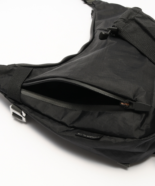 SEALSON(シールソン)の「SEALSON / シールソン M2 CROSSBODY BAG(ショルダーバッグ・メンズ・ブラック・FREE)」の7枚目の写真
