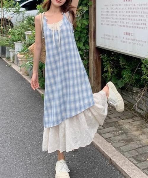 LADY LIKE(レディライク)の「レイヤード風チェック柄キャミワンピース(ワンピース・レディース・レッド/サックスブルー・M)」の14枚目の写真