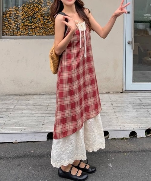LADY LIKE(レディライク)の「レイヤード風チェック柄キャミワンピース(ワンピース・レディース・レッド/サックスブルー・M)」の4枚目の写真