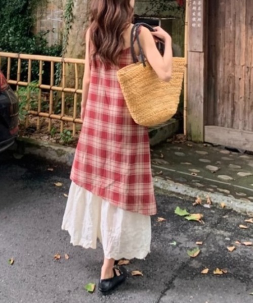 LADY LIKE(レディライク)の「レイヤード風チェック柄キャミワンピース(ワンピース・レディース・レッド/サックスブルー・M)」の8枚目の写真