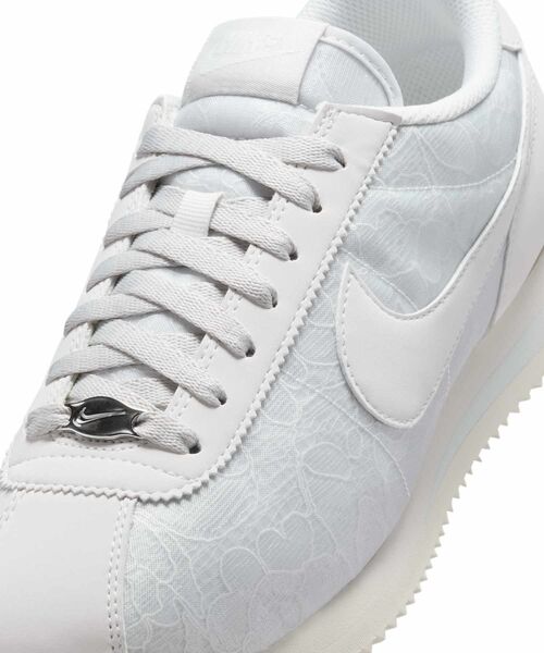 【美品・日本未発売】ナイキ ウィメンズ コルテッツ CI1670-001 日本未発売 NIKE CORTEZ ALL PETALS UNITED ナイキ コルテッツ