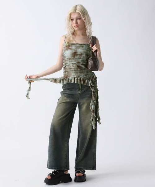 FOREVER 21（フォーエバー トゥエンティーワン）の「【2025SS】モヤ柄カスケードフリルキャミ（キャミソール・レディース・ブラウン/ブルー/ブラック・FREE）」の4枚目の写真