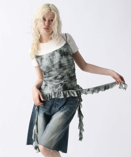 FOREVER 21（フォーエバー トゥエンティーワン）の「【2025SS】モヤ柄カスケードフリルキャミ（キャミソール・レディース・ブラウン/ブルー/ブラック・FREE）」の13枚目の写真