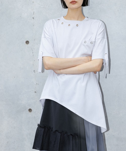 kOhAKU（コハク）の「【機能素材】『ハトメアシメカットソー』（Tシャツ/カットソー・レディース・ブラック/ライトグレー・FREE）」の2枚目の写真