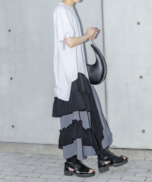 kOhAKU(コハク)の「【接触冷感】『ハトメアシメカットソー』(Tシャツ/カットソー・レディース・ブラック/ライトグレー・FREE)」の12枚目の写真