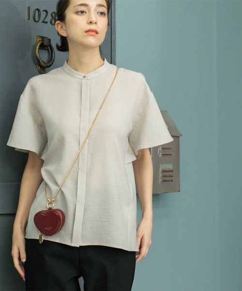 OPAQUE.CLIP（オペークドットクリップ）の「バックフリルバンドカラーブラウス【洗濯機洗い可/吸水速乾/接触冷感】（シャツ/ブラウス・レディース・ライトベージュ/ブルーグリーン/ネイビー・36/38/40/42）」の4枚目の写真