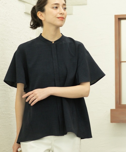 OPAQUE.CLIP（オペークドットクリップ）の「バックフリルバンドカラーブラウス【洗濯機洗い可/吸水速乾/接触冷感】（シャツ/ブラウス・レディース・ライトベージュ/ブルーグリーン/ネイビー・36/38/40/42）」の7枚目の写真