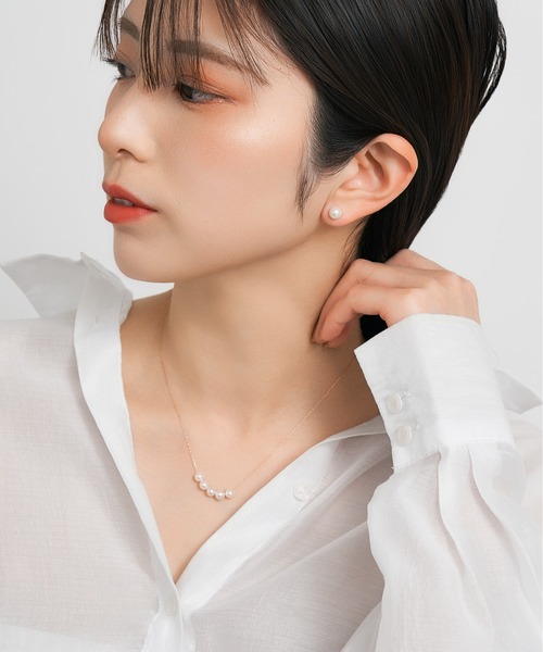 Jewel closet by L&Co.(ジュエルクローゼットバイエルアンドコー)の「K18 シェル/貝 パール ピアス 6㎜(ピアス(両耳用)・レディース・イエローゴールド・FREE)」の4枚目の写真