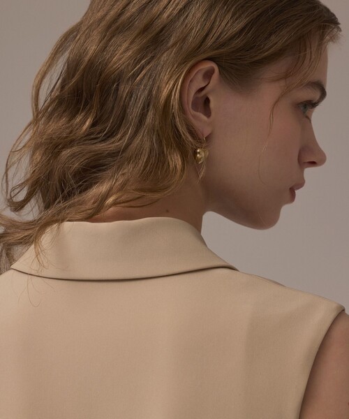 GRACE CONTINENTAL（グレースコンチネンタル）の「テーラードワンピース（ワンピース・レディース・ブラック/ベージュ・38/36）」の18枚目の写真