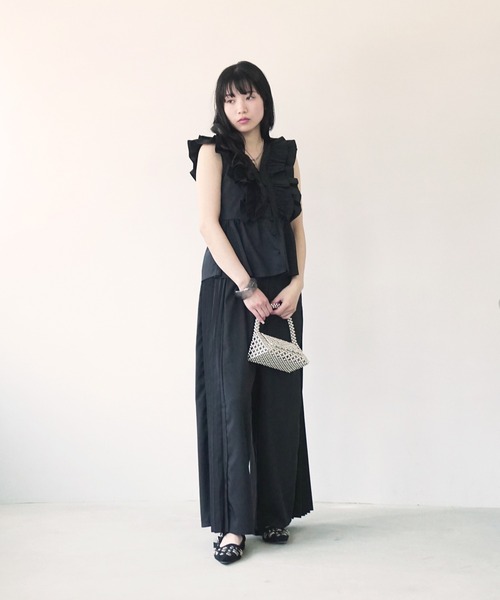 O'fmus(オフムス)の「【O'fmus】ラッフルフレアトップス ofmw25s063(その他トップス・レディース・ブラック/ホワイト・FREE)」の20枚目の写真