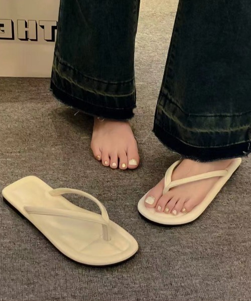 Ritzy（リッツィー）の「クリップトゥ フラットトングサンダル ビーチサンダル（サンダル・レディース・ホワイト/ベージュ/シルバー/ブラック・23/23.5/24/24.5/25）」の2枚目の写真