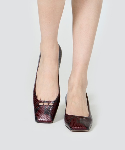 PELLICO（ペリーコ）の「NORA アネッリ パンプス 3.0cm PYTHON WINE