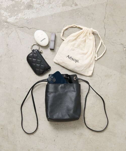 Jena espace merveilleux（ジェナ　エスパスメルヴェイユ）の「本革ミニ巾着バッグ（トートバッグ・レディース・グレー/ブラック・FREE）」の3枚目の写真