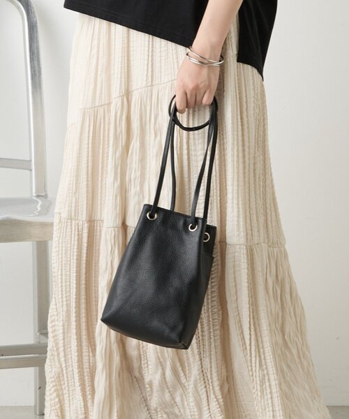 Jena espace merveilleux（ジェナ　エスパスメルヴェイユ）の「本革ミニ巾着バッグ（トートバッグ・レディース・グレー/ブラック・FREE）」の5枚目の写真