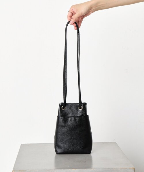 Jena espace merveilleux（ジェナ　エスパスメルヴェイユ）の「本革ミニ巾着バッグ（トートバッグ・レディース・グレー/ブラック・FREE）」の8枚目の写真